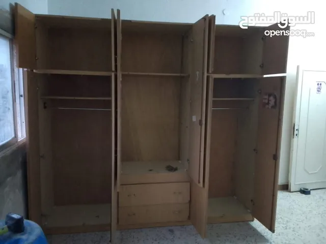 خزانه طابقين نظيفه