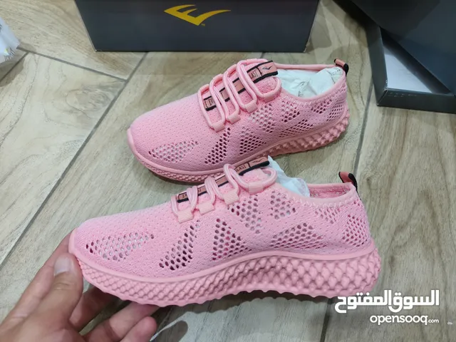 Pink Comfort Shoes in Algeria