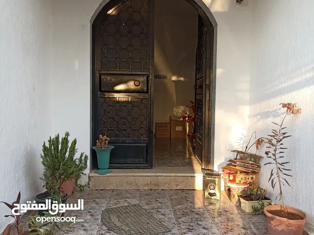 شقتين للايجار دور ارضي مطلوب شركة