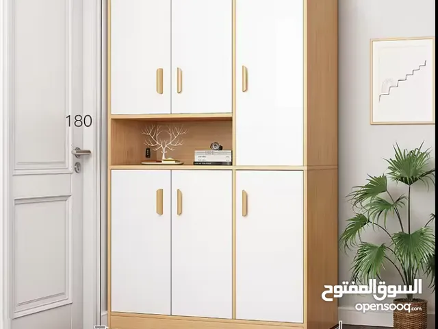 خزانة اخذية كبير يزيد من جمالية المكان يستخذم لخزن الاغراض بثلاث اللوان الابيض و العسلي و القهوائي ب