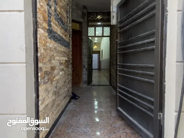 150 m2 2 Bedrooms Apartments for Rent in Baghdad University