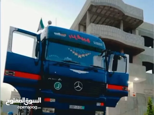 Tractor Unit Mercedes Benz 2003 in Amman