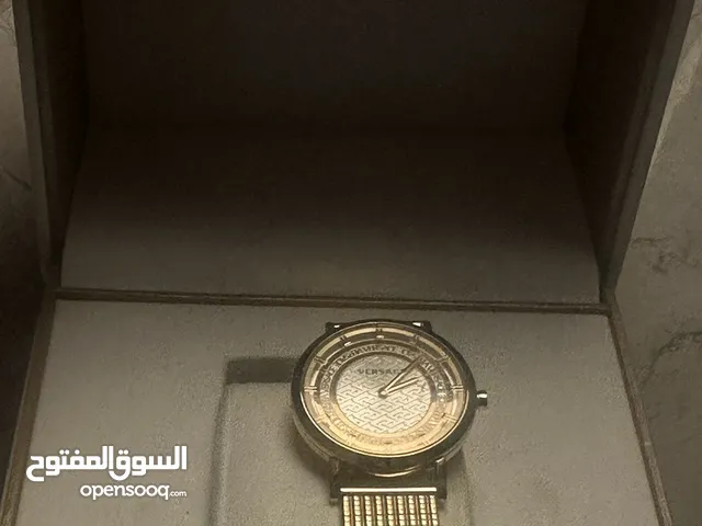 ساعة ذهبية من براند ڤيرساتشي اصلي مع بوكس 77 دينار