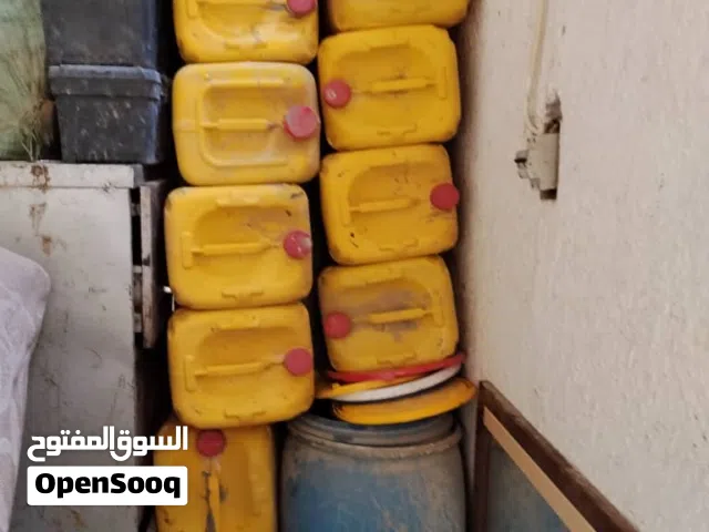 متوفر 12 برميل كما في الصور المكان طرابلس