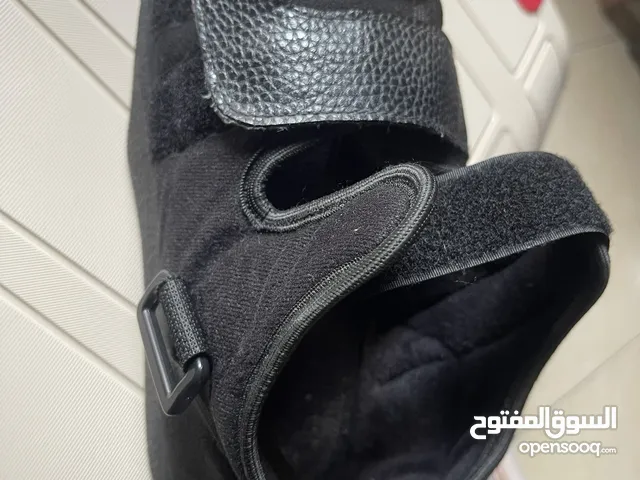 حذاء طبي مستعمل