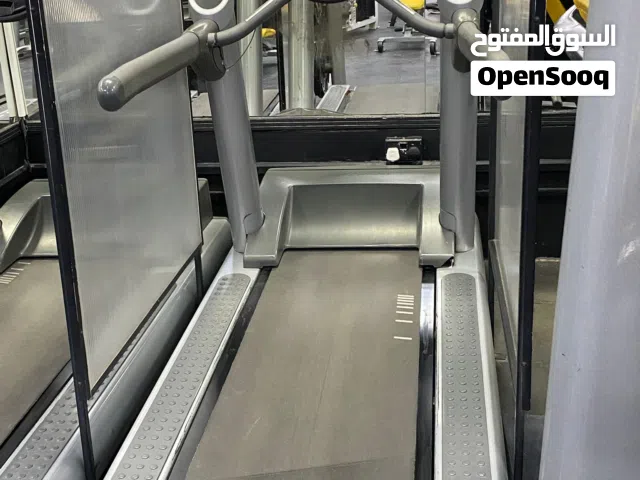 أجهزة كارديو بحالة ممتازة ماركة لايف فيتنس أمريكي أصلي