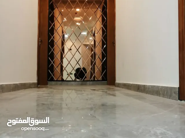 شقة للبيع 180 متر مجمع جوهرة المحيط طابق سابع مؤجرة إلى شهر 8 /2025 جهة البساتين