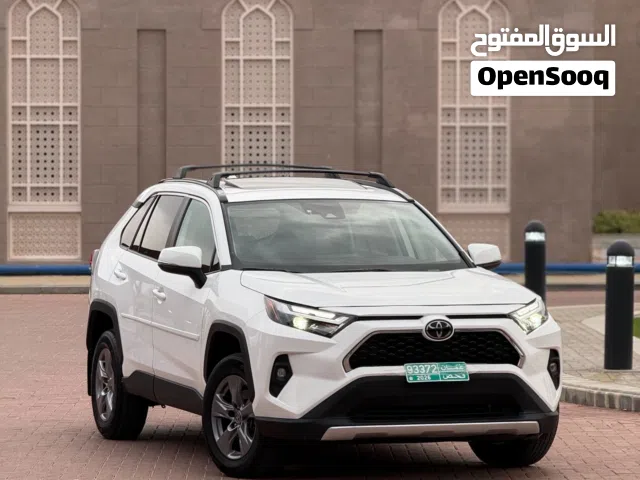 تويوتا راف فور XLE 2023 فورويل فول اوبشن في قمة النظافة ايرباجات الوكالة