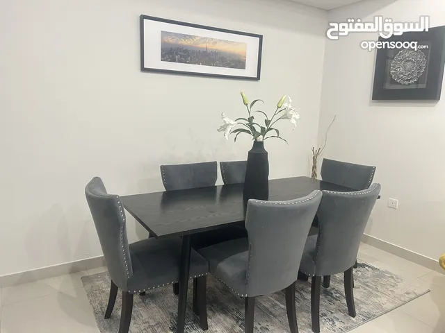 طاولة سفرة مكونة من 6 كراسي