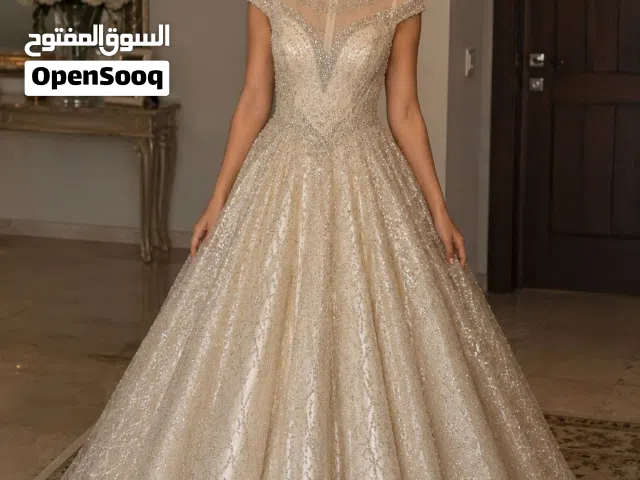 بدلة عروس شبه جديدة