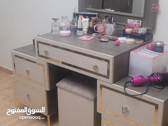 غرفة نوم تفصيل كلفت 2300 موديل أمريكي للبيع استعمال 3شهور