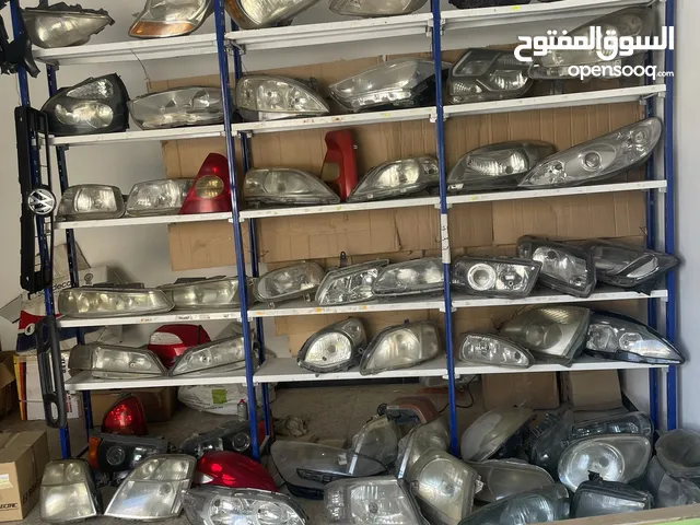 محل أضواء و اكسيسوارات السيارات