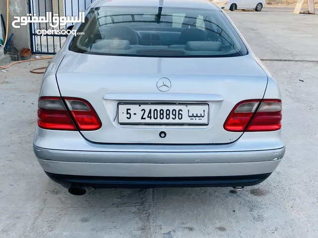 Clk200 الأبيض محرك المليون