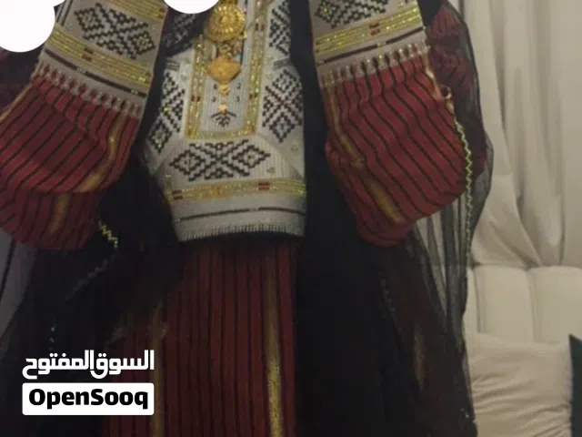 لبسه صوريه بريسم مع شال كريستال