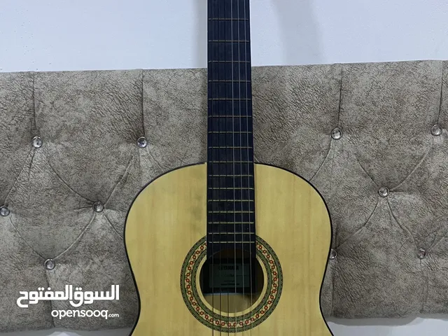 جيتار (ياماها C40M)