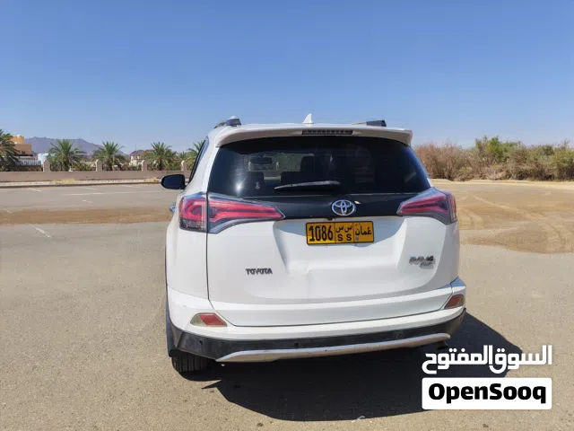 تويوتا راف فور 2018 Limited للبيع في حالة ممتازة مع مواصفات خليجية
