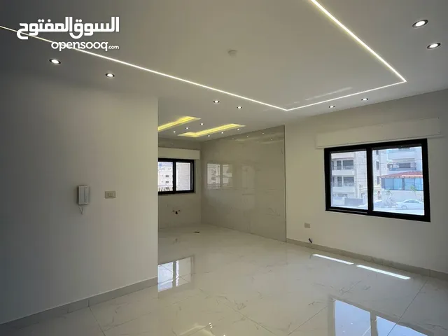 طابق او او ثاني خلف جامعة البتراء البنيات تشطيب حديث