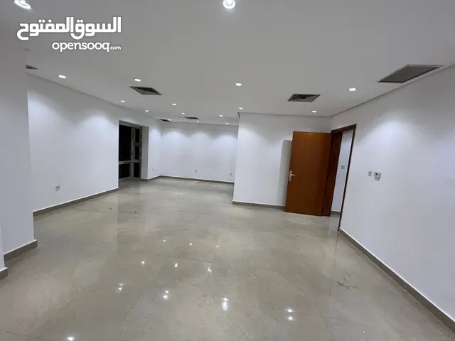 450 m2 More than 6 bedrooms Townhouse for Rent in Hawally Salwa