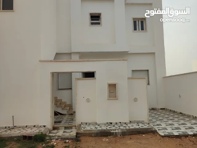 175 m2 4 Bedrooms Townhouse for Sale in Tripoli Abu Saleem