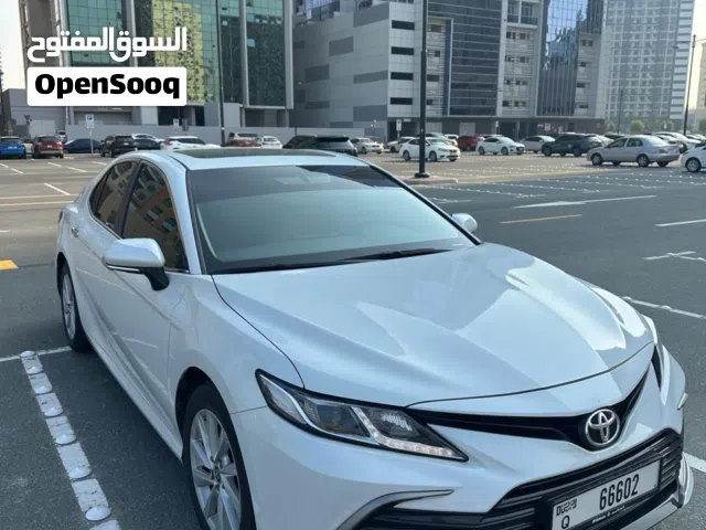 2024 تويوتا كامري SE