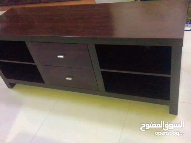 طاولة تلفزيون