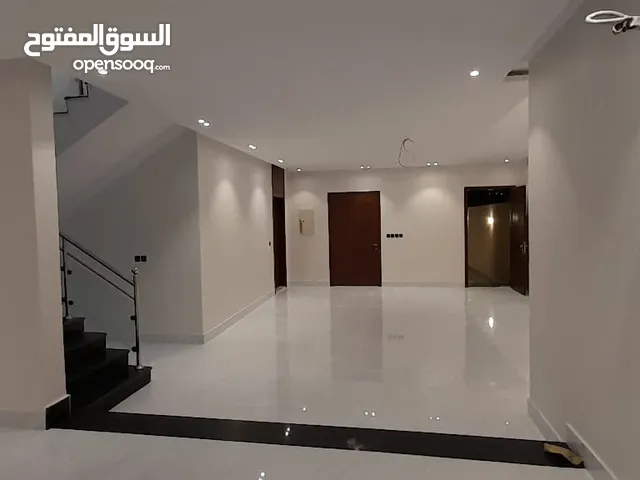 550 m2 5 Bedrooms Villa for Sale in Jeddah Obhur Al Shamaliyah
