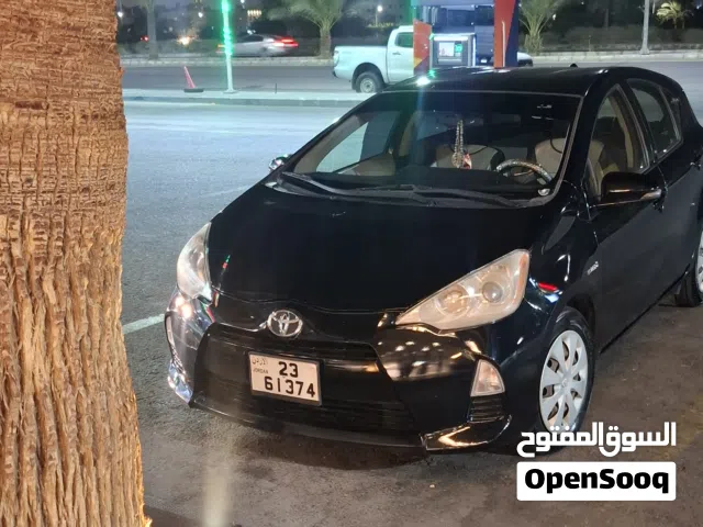 2013 تويوتا بريوس Prius C