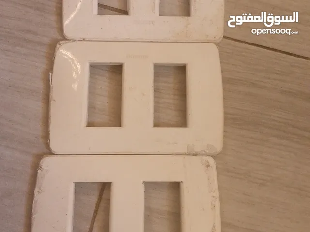 قطع مستعملات بتلزم واحد كهربجي بكمية كبيرة وسوقها ماشي اباريز وكبسات نواسات وغطي وعلب