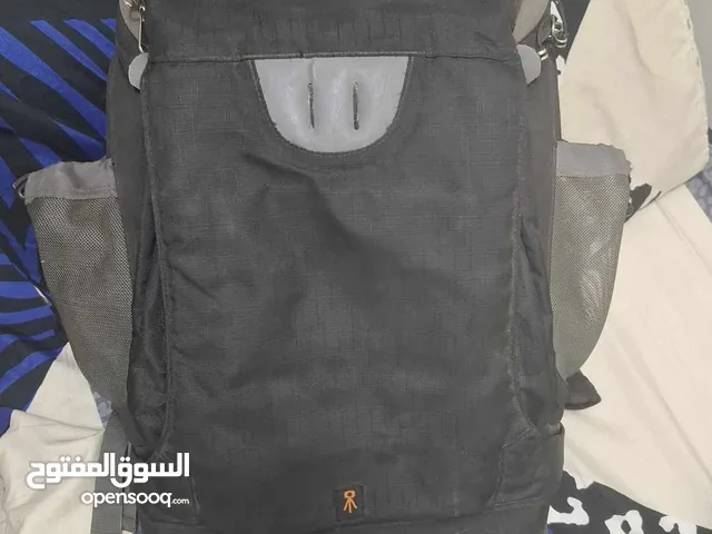 Original NIKE Cap + Multi-Pocket Side Bag – Excellent Condition Ad Description: For serious buyers