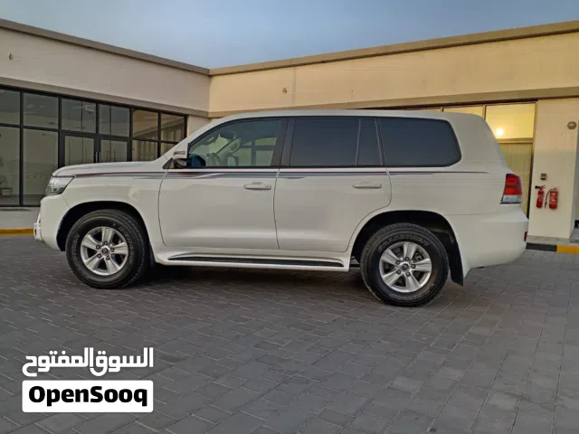 Used Toyota Land Cruiser in Muscat