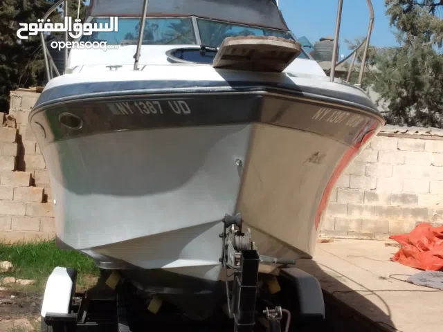 قارب نزها أمريكي للبيع