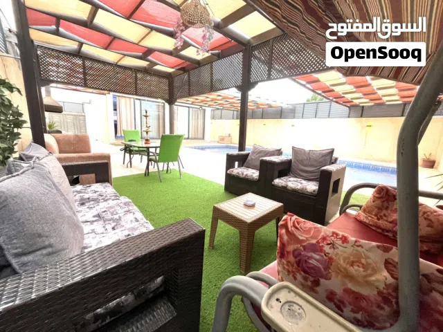 2 Bedrooms Chalet for Rent in Salt South Shuna