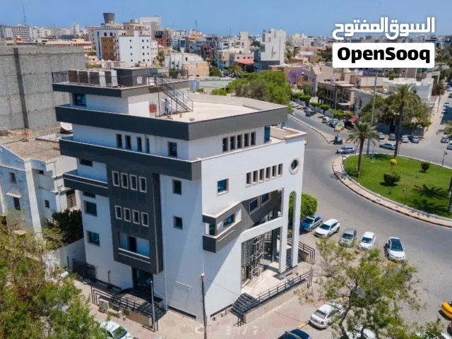 مبني تجاري في جزيرة القادسية للبيع