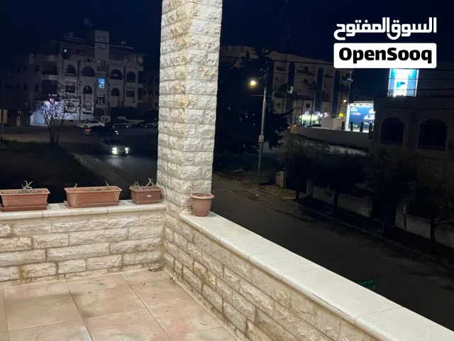 شقة للايجار في ضاحية الرشيد جديدة ومميزة وجاهزة للايجار فورآ غير مفروشة (2) نوم و(2)حمام وصالون