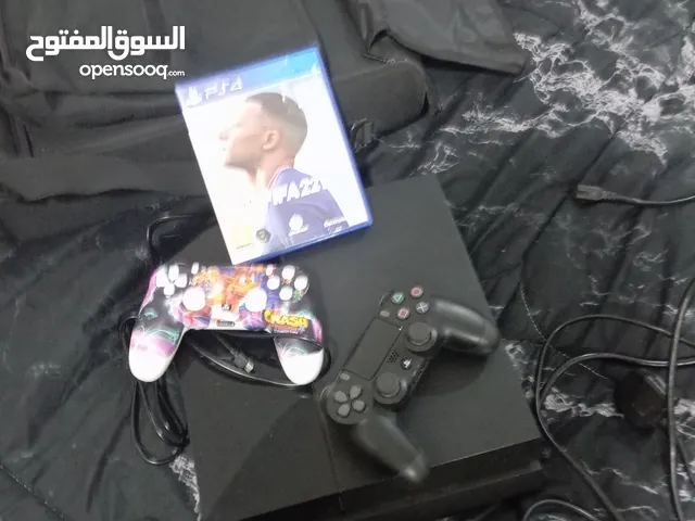 بلاستيشن 4 مستخدم