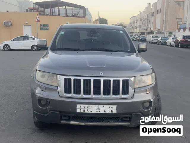 2011 جيب جراند شيروكى Laredo