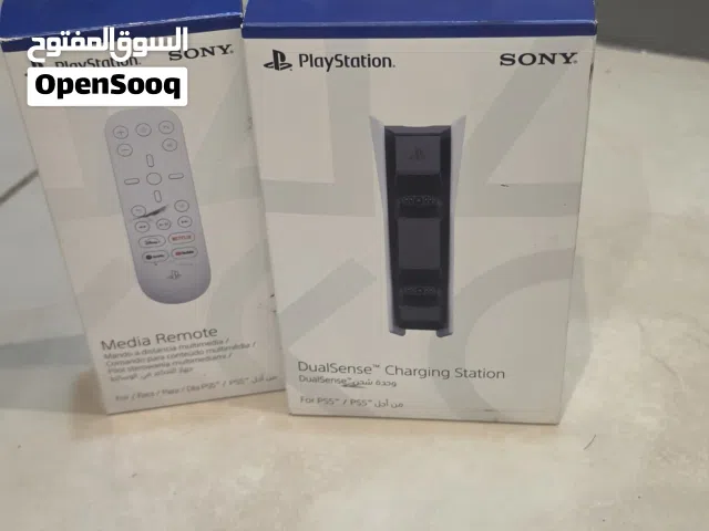 للبيع ادوات بلاستيشن 5 جهاز شاحن +ريموت تحكم.