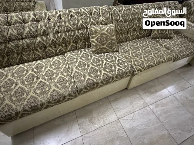 طقم كنب مجلس عربي نظيف بحالة ممتازة – استعمال خفيف