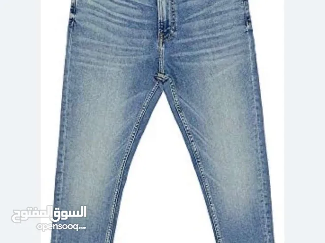 جينزات 34 و 32 قمصان s M