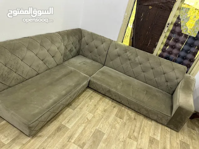 صاولات سفره مع اربع كراسي خشب وطقم انتريه جلوس رجاء التوصل رسايل علي وتساب عدم الاتصال مباشر