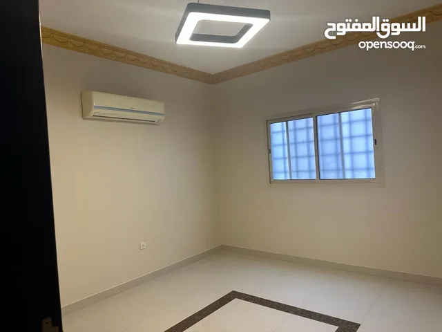 120 m2 2 Bedrooms Apartments for Rent in Al Riyadh Al Qirawan