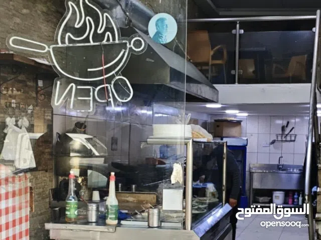 مطعم للبيع  بداعي السفر يعمل بشكل ممتاز وتحت التجربه للجادين فقط فقط