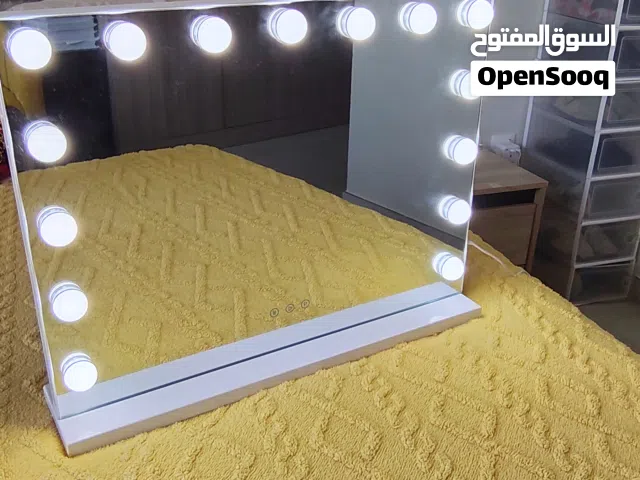 makeup mirror with bulb lights and 3 light modes