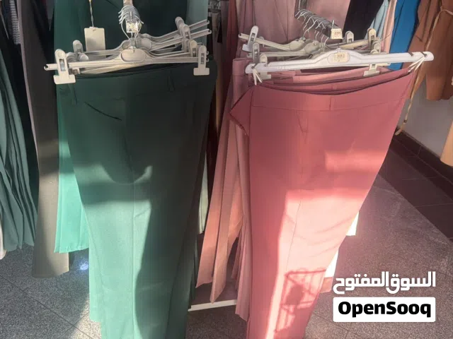 ملابس نسائية وأطفال