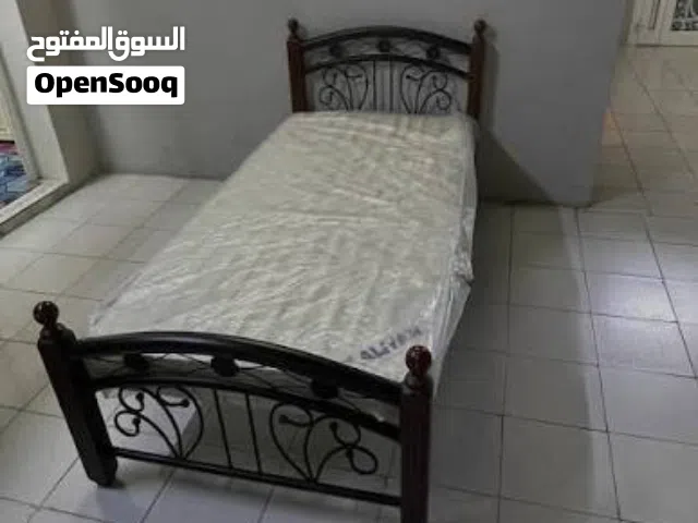 للبيع 3 أسرة نفر واحد بدون مترس