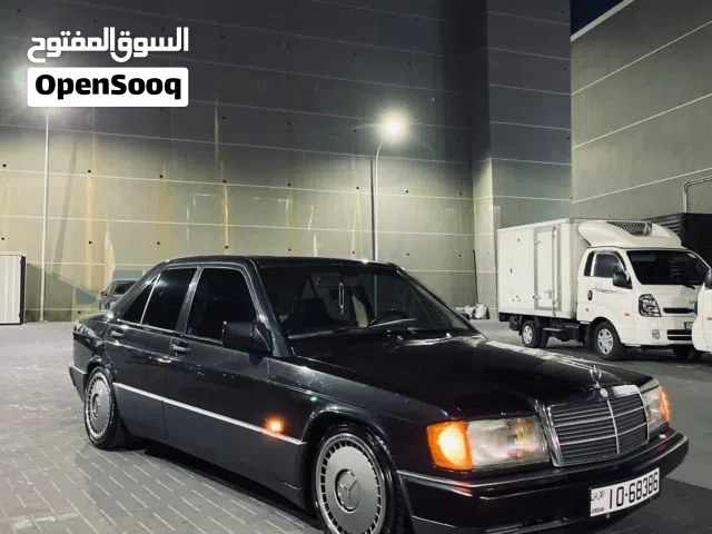 1983 مرسيدس بنز الفئة-E E 190