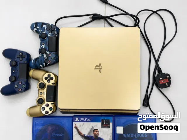 PS4 + ذهبي + 3 أيدي تحكم + FIFA 23 وFIFA 21 وWatch Dogs حالة ممتازة الوصف مهم