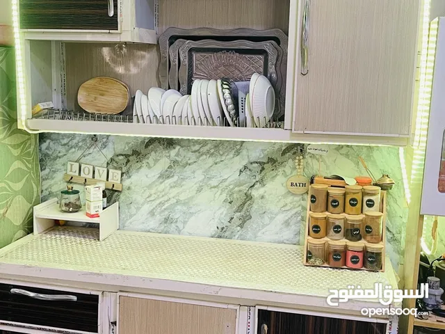كاونتر ألمنيوم مطبخ متر ونص بحاله جيده