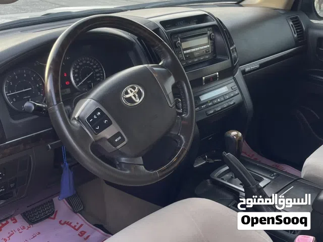 تيوتا لاند كروزر 2011  GXR V8
