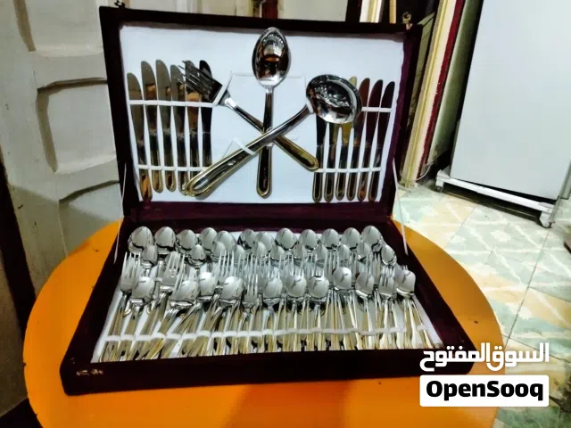 شنطة معالق جديدة كاملة تحتوي علي عدد 75 قطعة